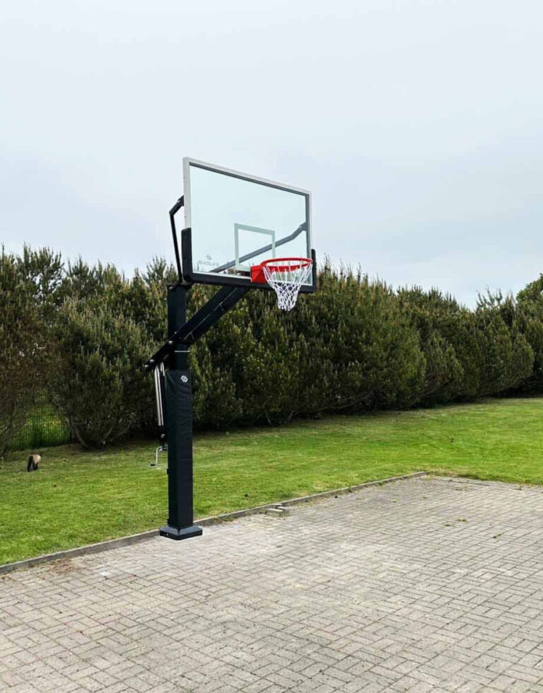 Nové basketbalové hřiště